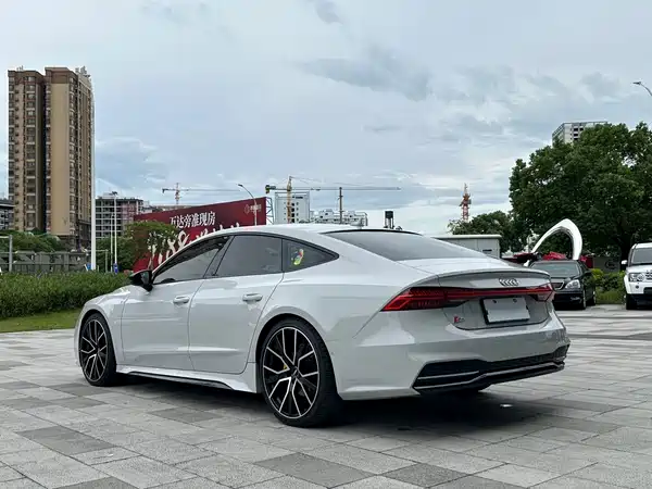 Audi A7 2022, фото 6