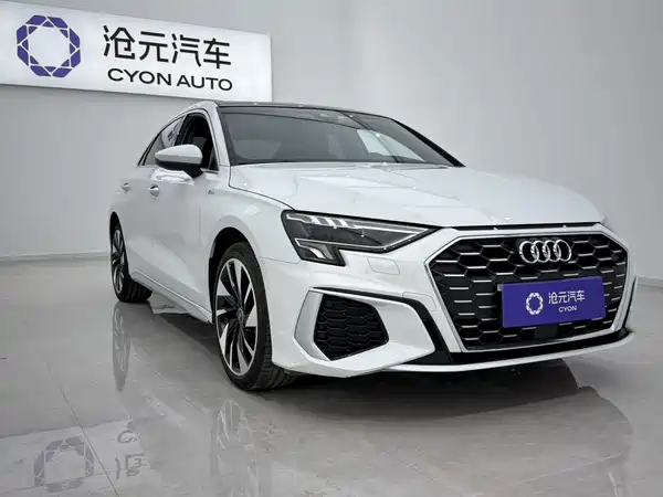 Audi A3 2023, фото 2