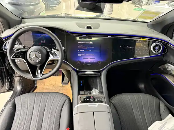 Mercedes-Benz EQS SUV 2025, фото 7