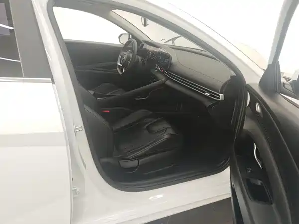 Hyundai Elantra 2022, фото 8