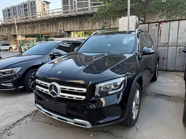Mercedes-Benz GLB 2023