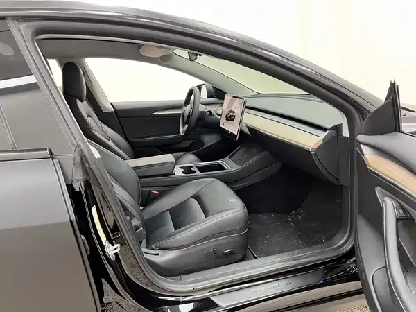 Tesla Model 3 2022, фото 30