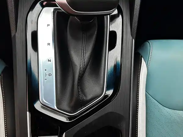 Geely Emgrand S 2022, фото 21