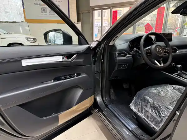 Mazda CX-5 2025, фото 8