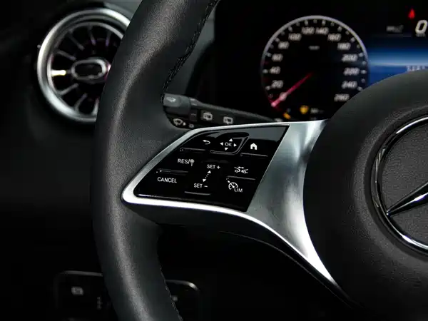 Mercedes-Benz GLB 2024, фото 29