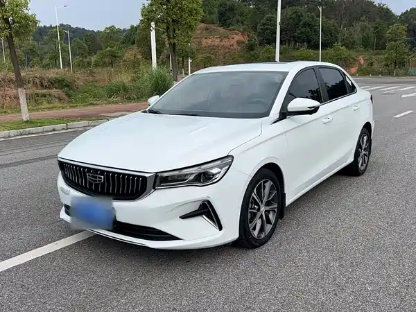 Geely Emgrand 2023