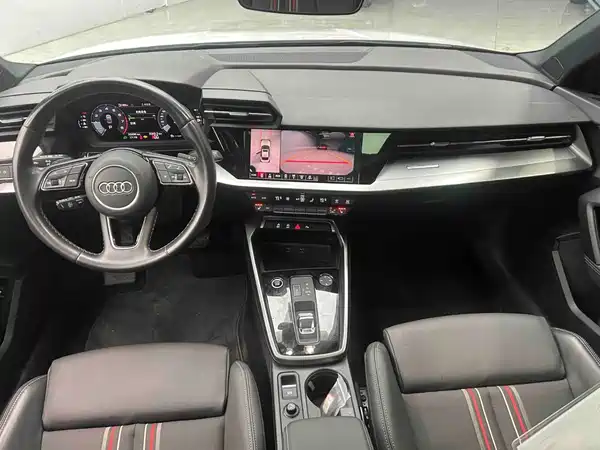 Audi A3 2022, фото 2