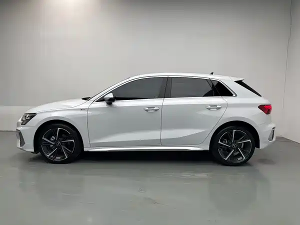 Audi A3 2024, фото 3