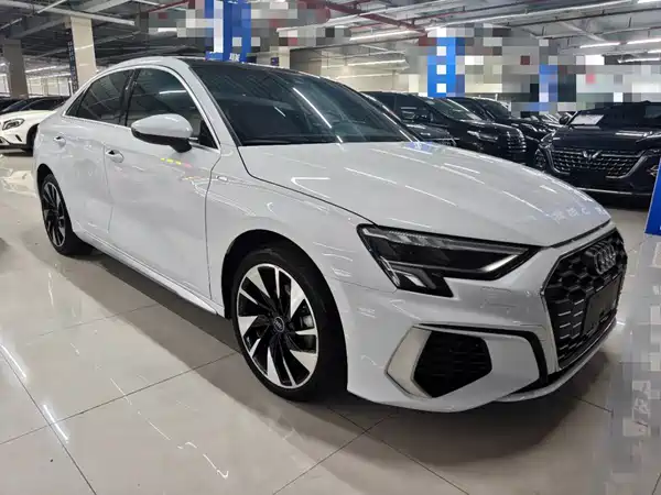 Audi A3 2024, фото 3