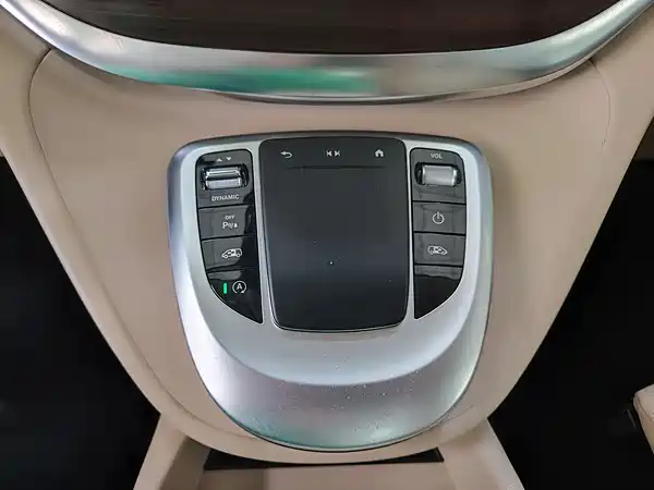 Mercedes-Benz V-Class 2022, фото 15