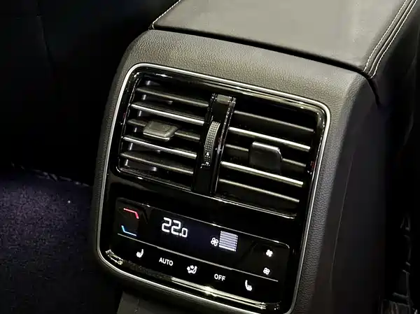 Volkswagen Magotan 2023, фото 14