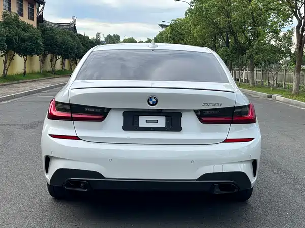 BMW 3 Series 2022, фото 4