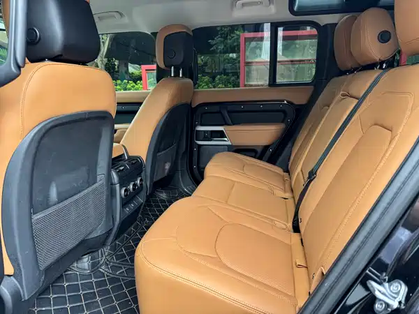 Land Rover Defender 2022, фото 15