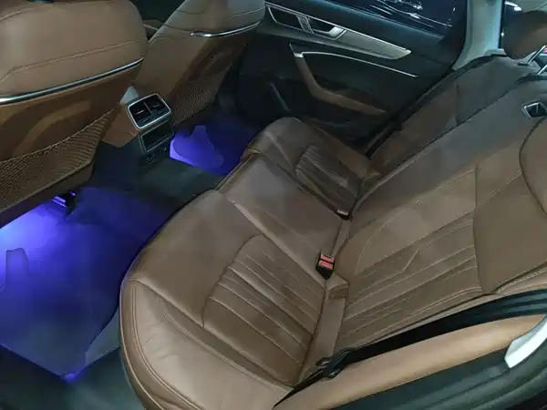 Audi A6L 2023, фото 16