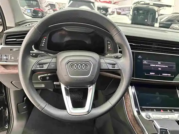 Audi Q7 2023, фото 8