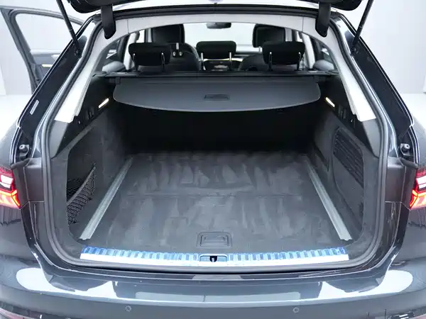 Audi A6 2022, фото 10