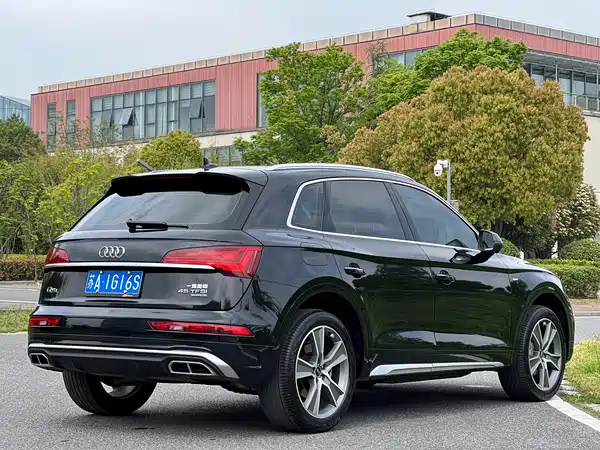 Audi Q5L 2022, фото 5