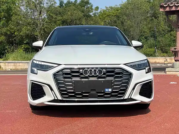Audi A3 2023, фото 2