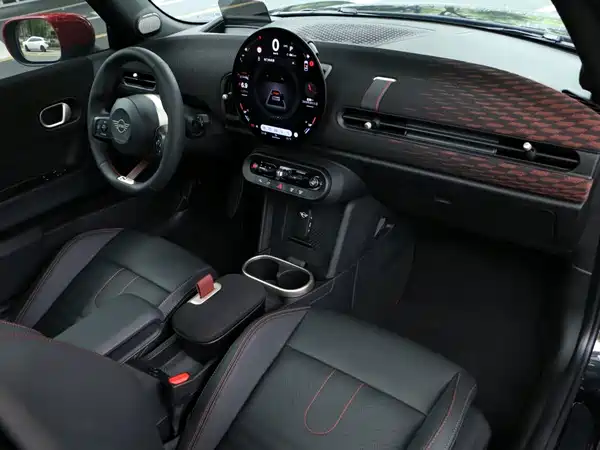 MINI JCW 2025, фото 18