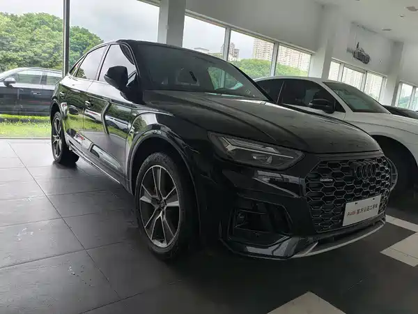Audi Q5L Sportback 2023, фото 2