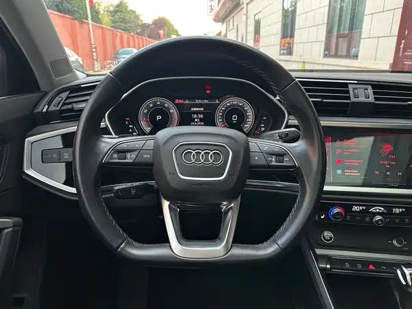 Audi Q3 2022, фото 8