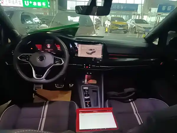 Volkswagen Golf 2023, фото 9