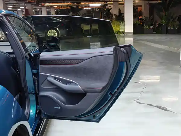 Xiaomi SU7 Ultra 2025, фото 14