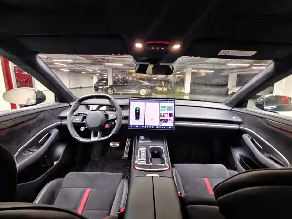 Xiaomi SU7 Ultra 2025, фото 11