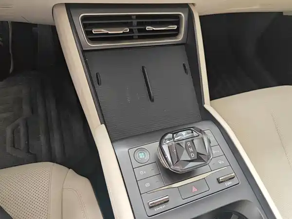 BYD Qin L 2024, фото 14