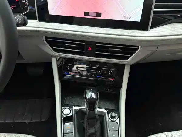 Volkswagen Sagitar 2023, фото 7