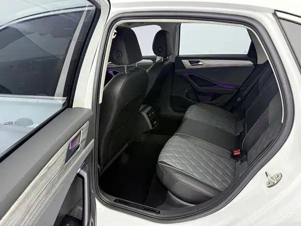 Volkswagen Sagitar 2023, фото 17
