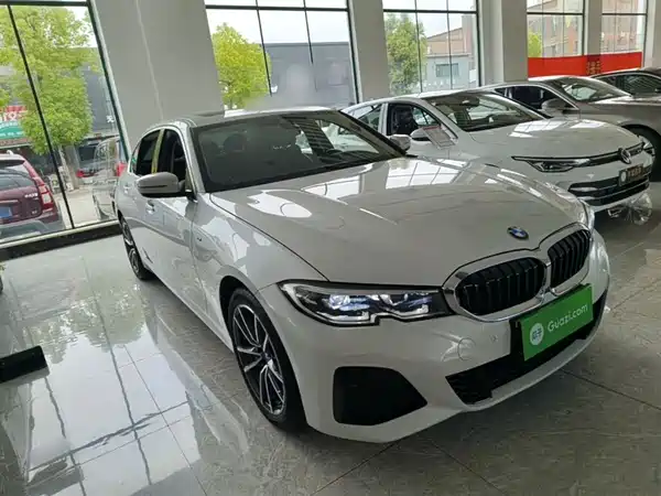 BMW 3 Series 2022, фото 3
