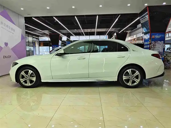 Mercedes-Benz C-Class 2023, фото 7