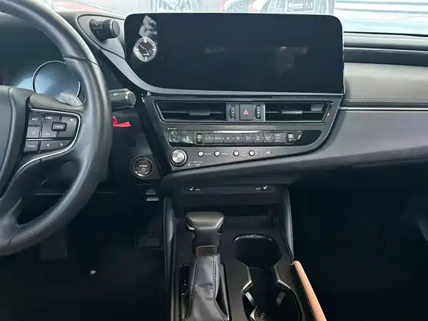 Lexus ES 2022, фото 7