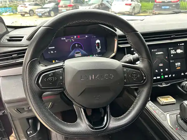 Lynk & Co 01 EM-P 2021, фото 5
