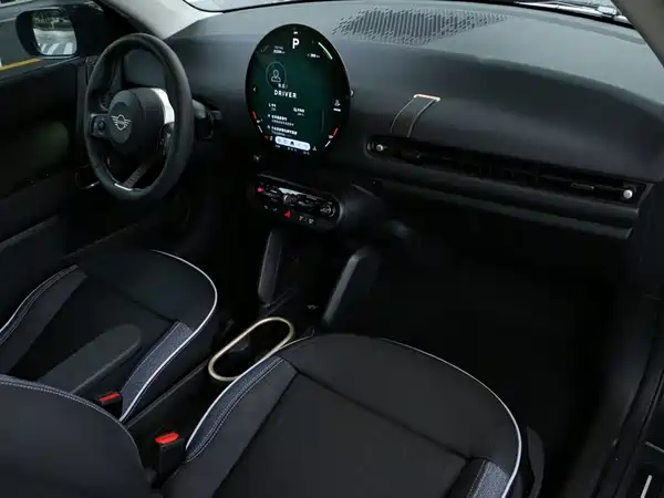 MINI Cooper SE 2024, фото 17