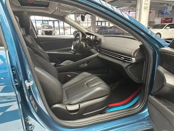 Hyundai Elantra 2022, фото 20