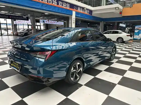 Hyundai Elantra 2022, фото 17