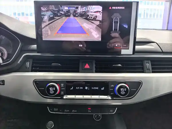 Audi A4L 2024, фото 10