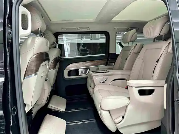 Mercedes-Benz V-Class 2022, фото 19