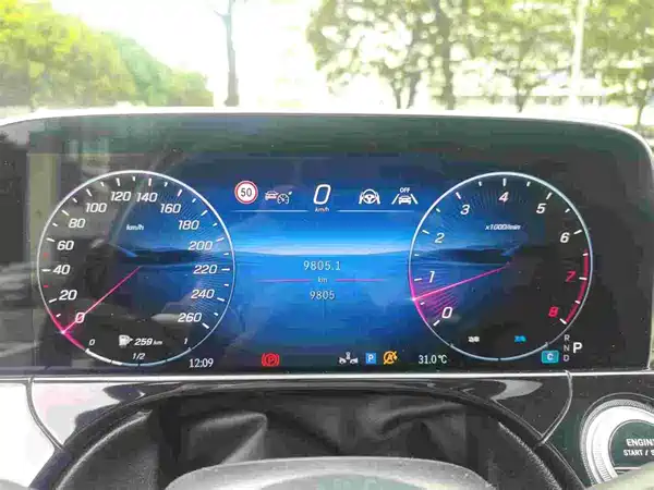 Mercedes-Benz E-Class 2025, фото 10
