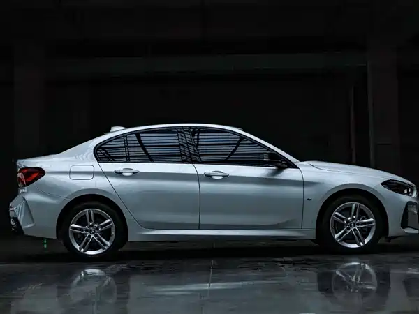 BMW 1 Series 2023, фото 6