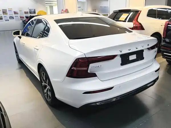 Volvo S60 2023, фото 4
