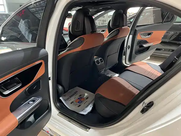 Mercedes-Benz C-Class 2024, фото 7