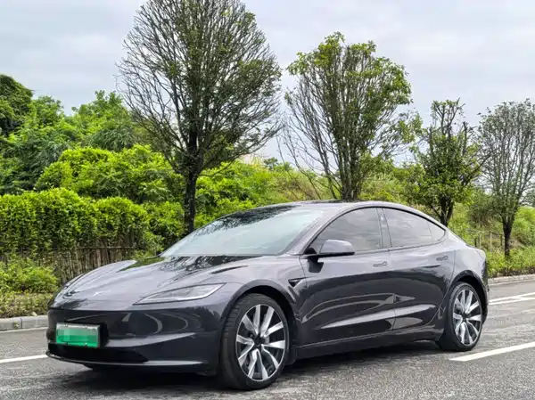 Tesla Model 3 2023