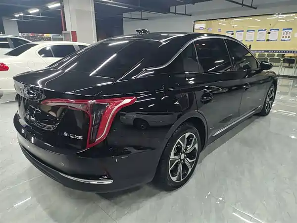 Hongqi E-QM5 2023, фото 6