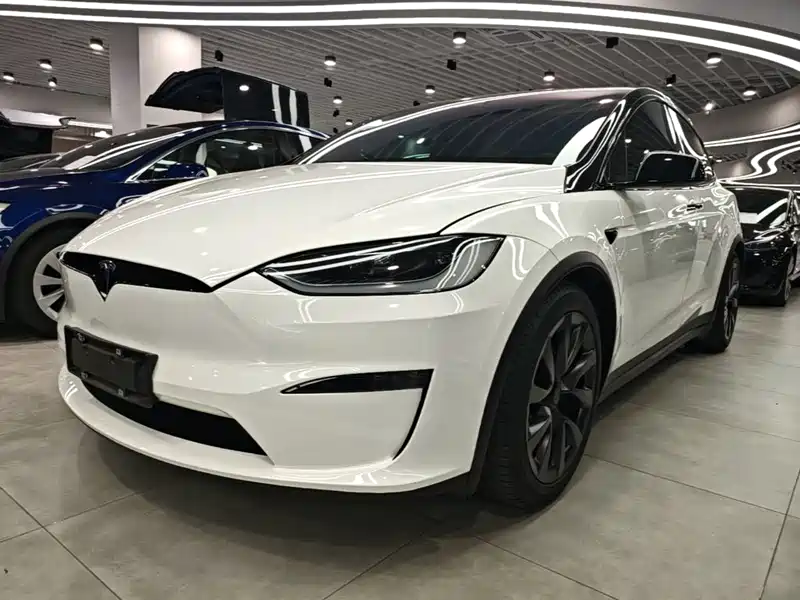 Tesla Model X 2023 — автомобиль из Китая в наличии