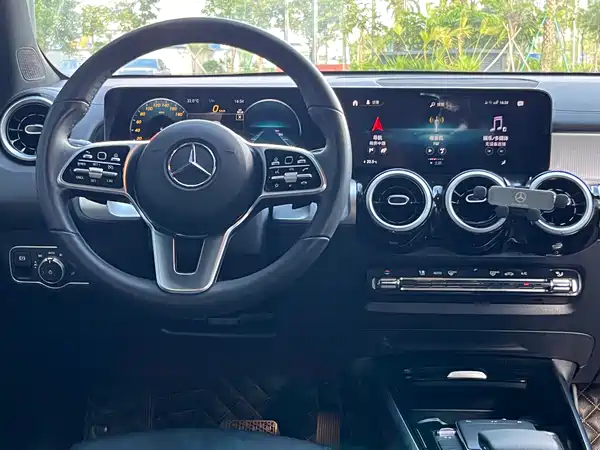 Mercedes-Benz GLB 2023, фото 11