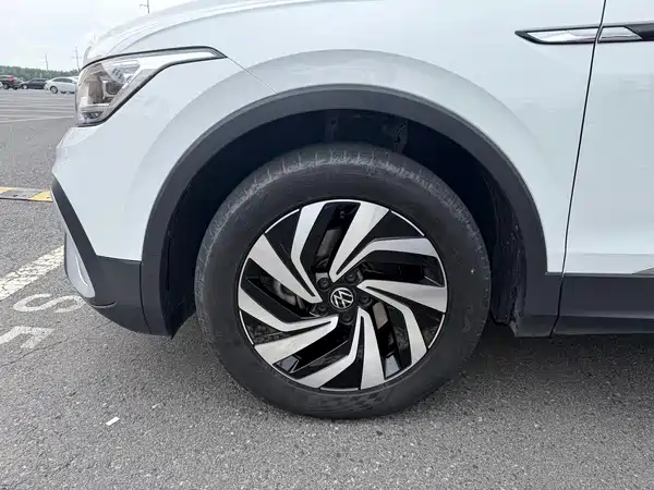 Volkswagen Tiguan L 2023, фото 14