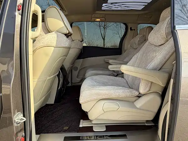Buick GL8 2022, фото 12
